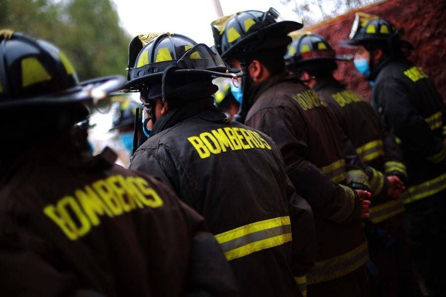 Bomberos de Chile se querellará por falso llamado de emergencia y posterior secuestro de voluntario en Isla de Maipo bityl.co/PSsi