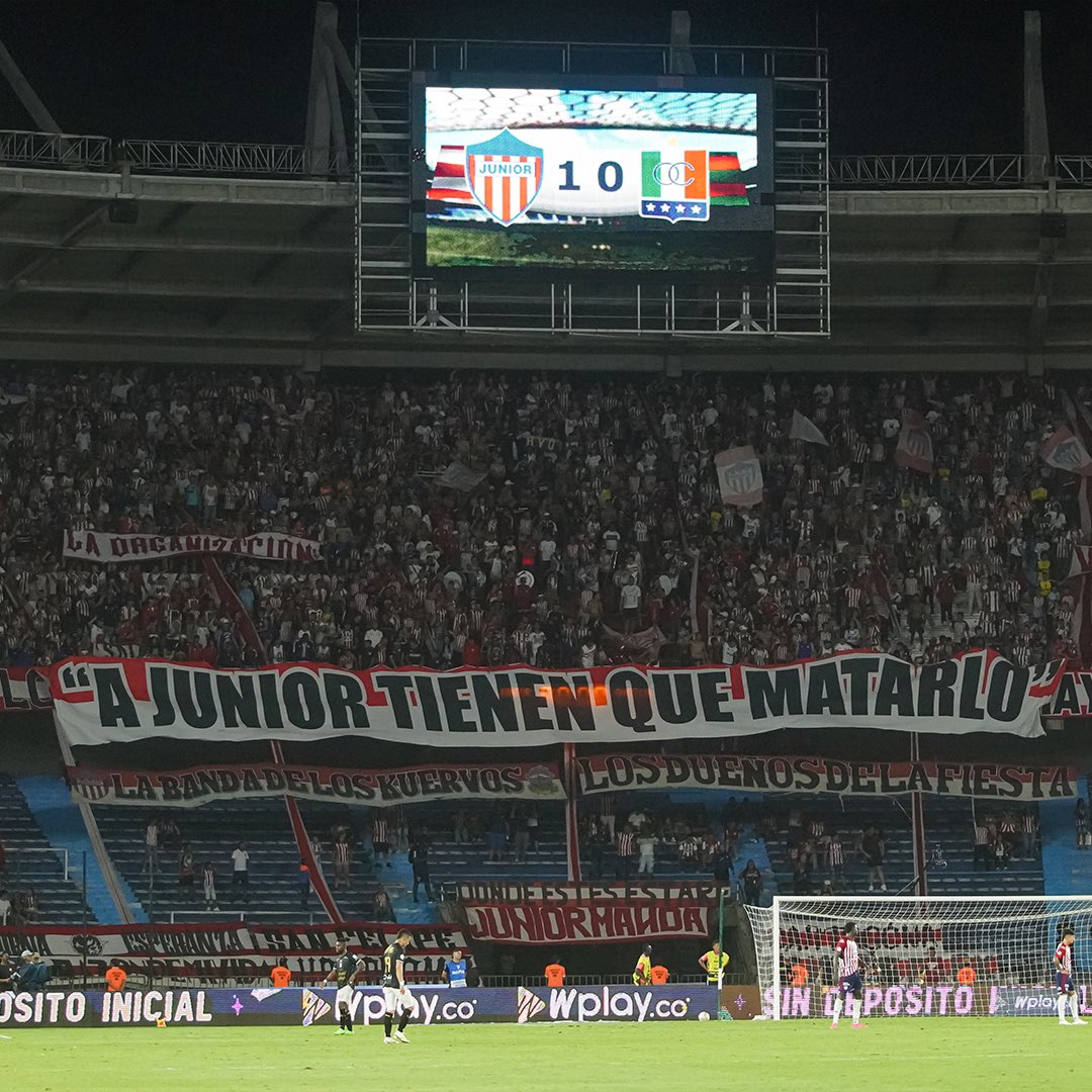 JuniorClubSA's tweet photo. ¡Que noche! 
#VamosJunior🔴⚪️🔵 https://t.co/5jPN6EmdKh