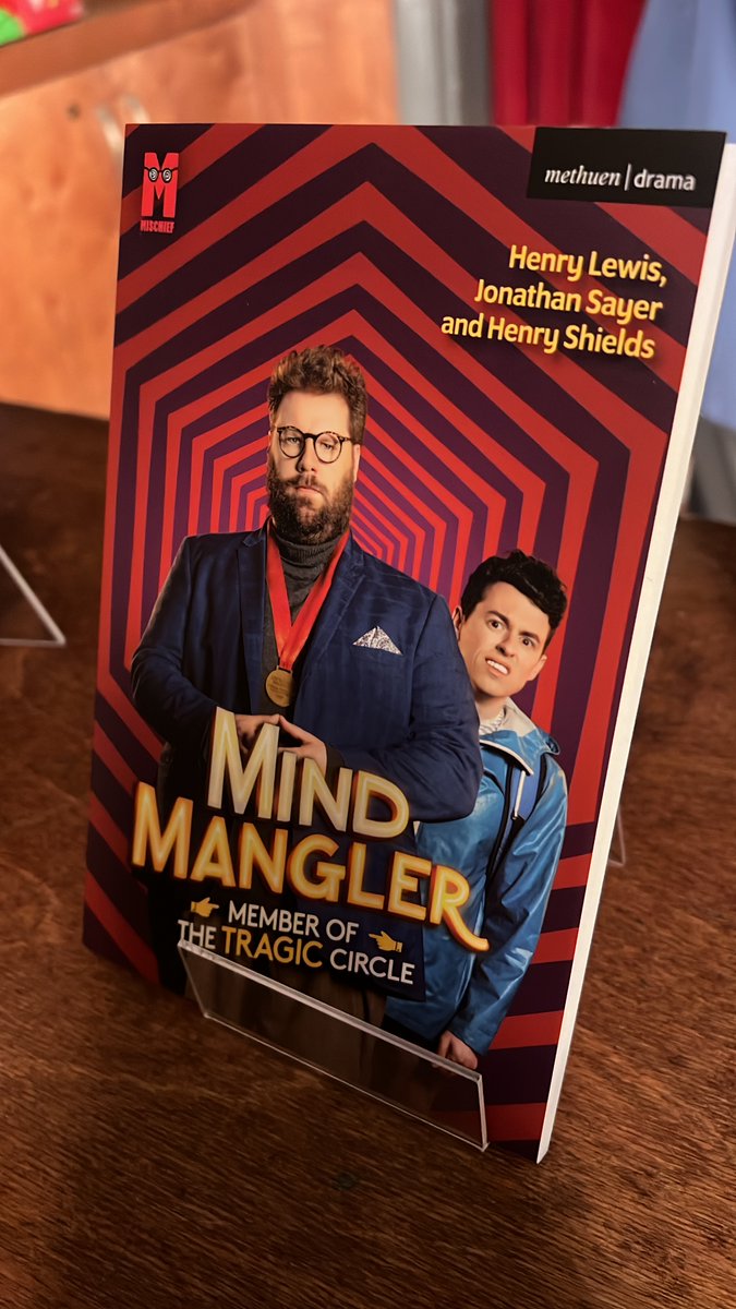 I went to see @mischiefcomedy's MIND MANGLER yesterday. I've seen all five of Mischief's West End shows & loved them all, but this was my favourite. So funny & silly & full of brilliant improvisation and actual magic, too. It runs for another week and I heartily recommend it.