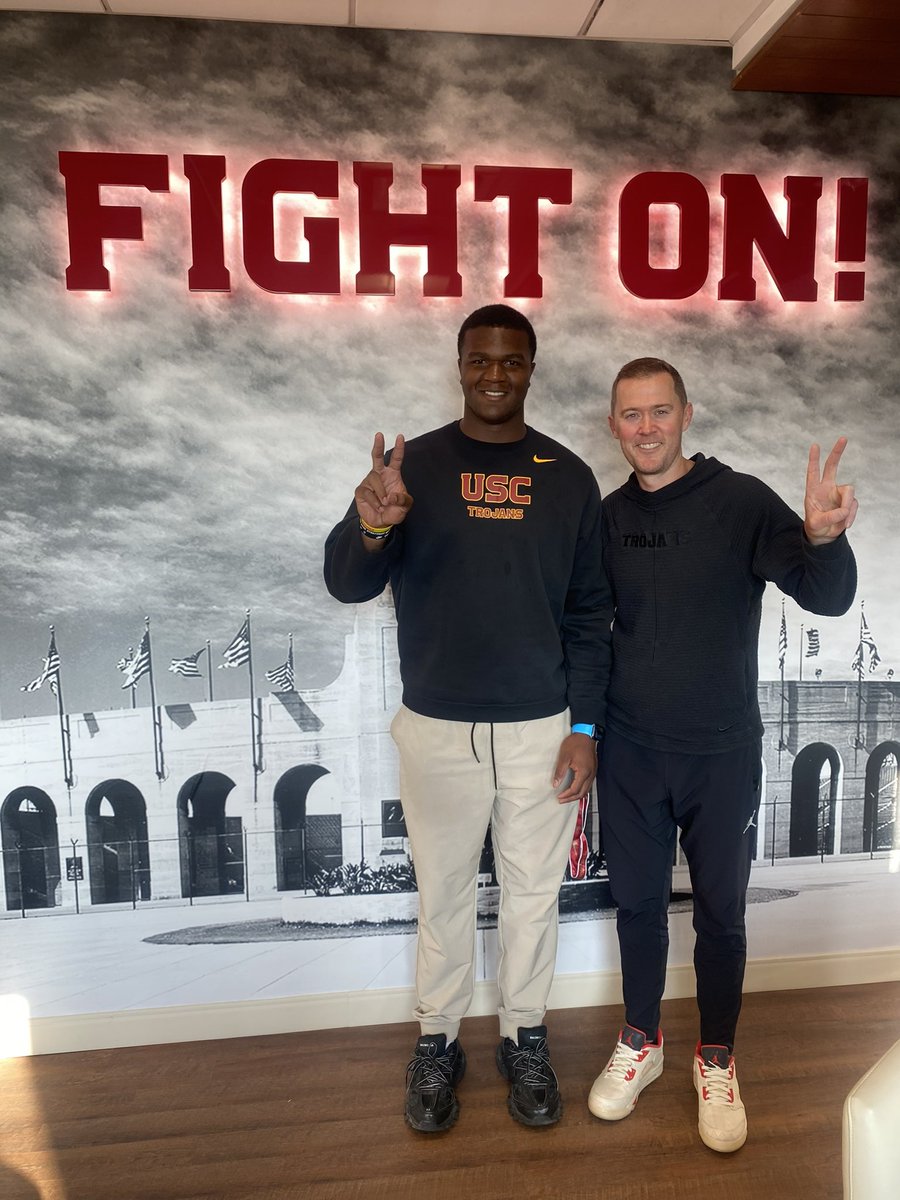 2026 No. 1 Jahkeem Stewart with USC coach Lincoln Riley @RyanYoungRivals / @USC_Rivals