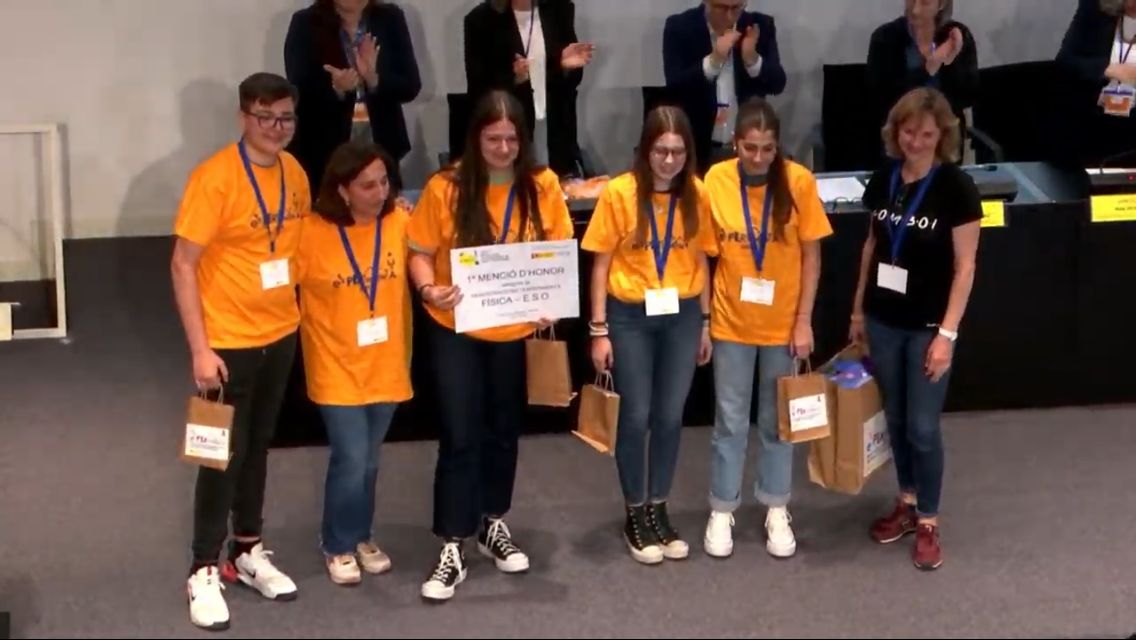 JosepDeRibera's tweet photo. 💡🧪⚗️🏅L'IES Josep de Ribera, 1a menció d’honor a la Fira concurs EXPERIMENTA de la Universitat de València.
ENHORABONAAAAA👏👏👏👏
#experimenta #fisica #coeducació #intercentres #universitat #ESO https://t.co/urNX3E2mvQ
