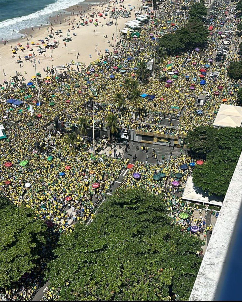 Ato em Copacabana tem cobertura ao vivo para Portugal.