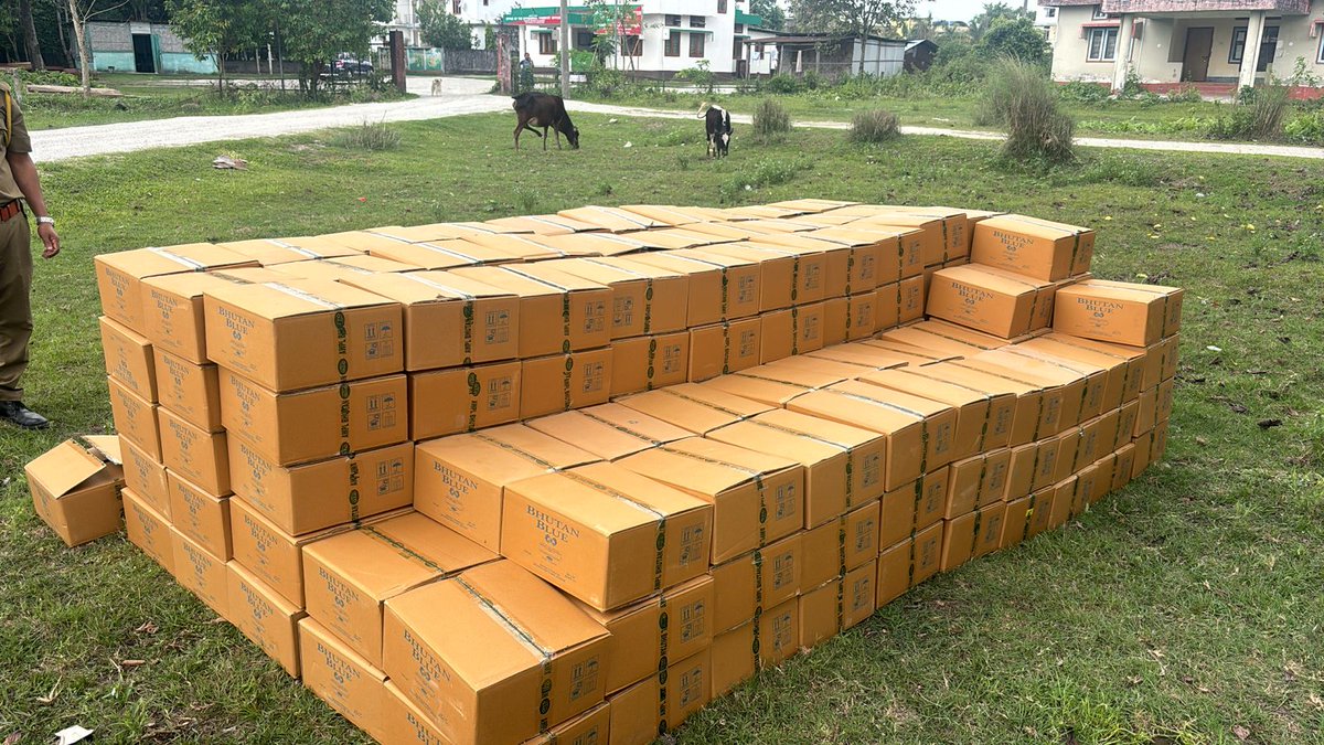 On April 20th, @ExciseAssam seized 45.69 thousand liters of illicit liquor valued at ₹2.91 crore along with three vehicles as part of their campaign for an #IllegalLiquorFreeAssam Kudos, Team Assam. #AssamAgainstIllegalLiquor