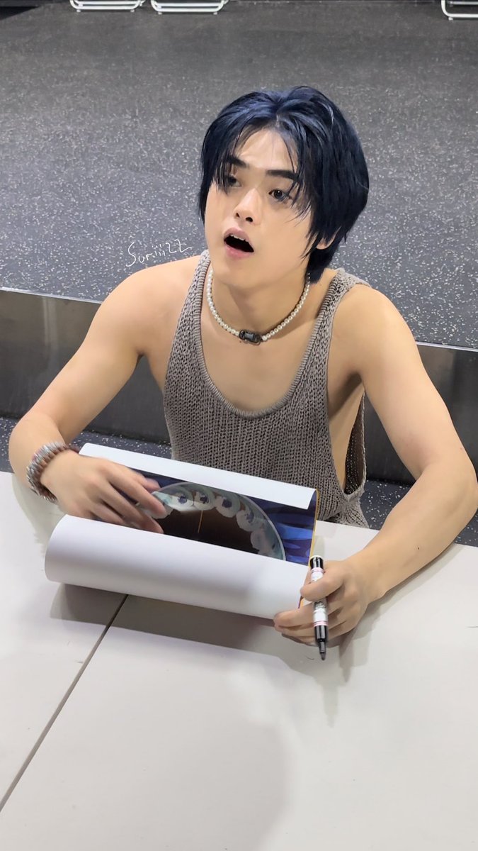Suriii222's tweet photo. https://t.co/4Algh8F4kr
