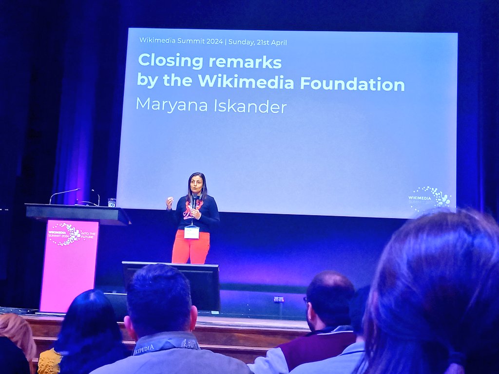 WikimediaCM's tweet photo. 17h00 à Berlin.
Le rideau se referme sur la 12e édition du Wikimedia Summit.
Rencontre riche en enseignements, expériences, rires, bonne humeur,énergie. 
Pour faire vivre plus que jamais le mvt Wikimedia à travers le monde.
La CEO @Wikimedia Maryana Iskander pour le mot de fin🎈 https://t.co/Xa1AwJ5WVD