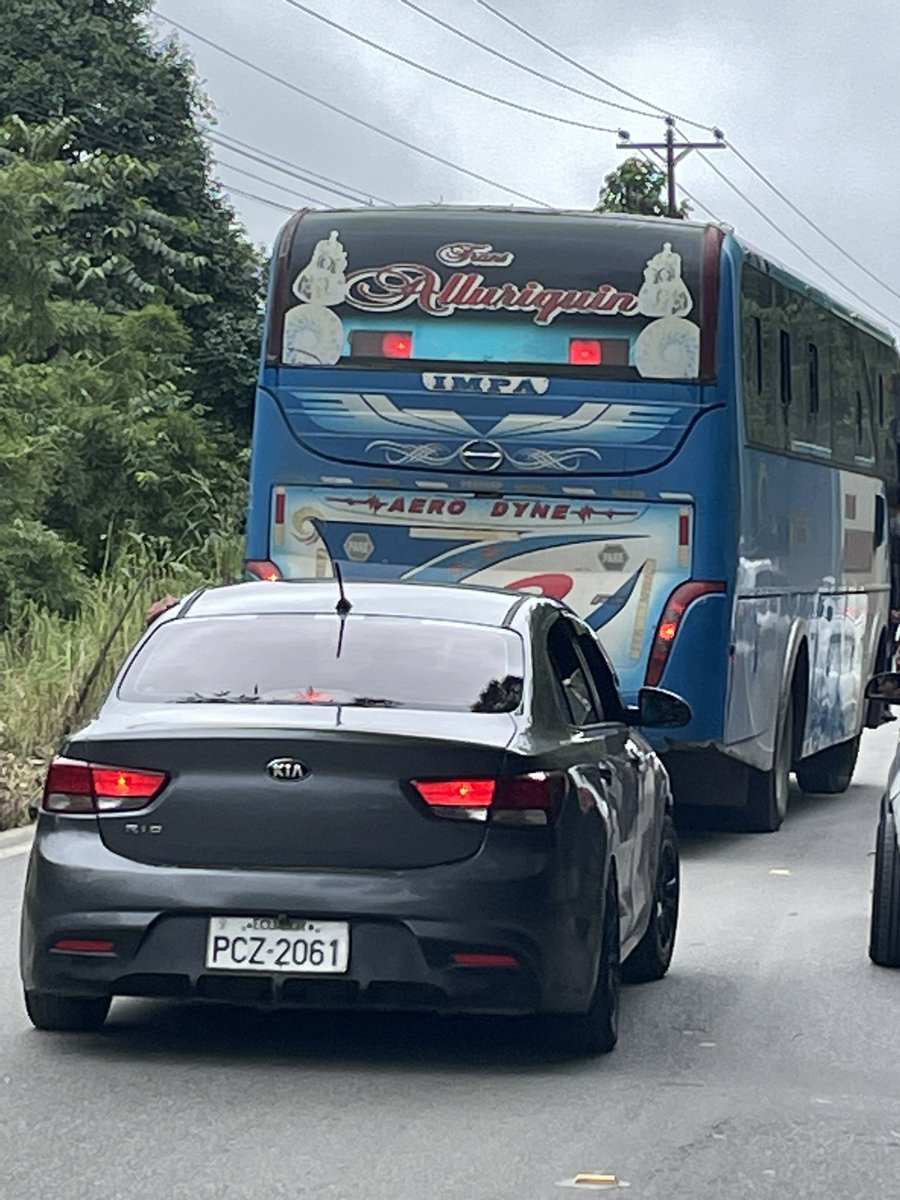 mestebanzr's tweet photo. @ECU911SDT no hay control en la vía Aloag - Santo Domingo. Altura km 83. Vehículos hacen doble fila. Por favor ayudar con policía https://t.co/DJDKkaOSKe