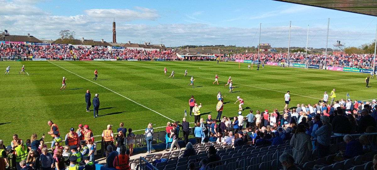 Primary Game underway here at half-time, huge occasion for all these young players representing their clubs & school's - what an atmosphere here in Walsh Park, real Munster Championship fever, good first half by the #Dèise, crowd really playing a part ⚪️🔵💯🏑🌞 #GAA