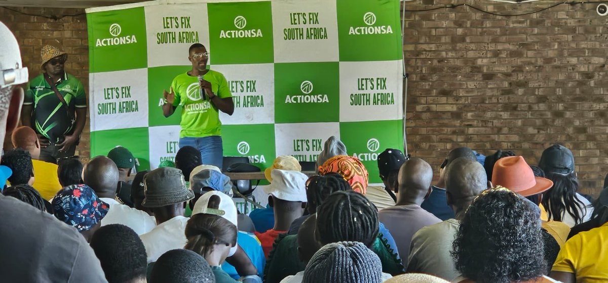 ActionSACaucusE's tweet photo. Townhall meeting underway in Germiston where Caucus Leader, Cllr @SirMakhubo is briefing key stakeholders on ActionSAβs manifesto & our policies on economic justice
The Caucus Leader also outlined our work in Council on insourcing & the institutional review
#OnlyActionCanFixSA https://t.co/HUkVftTtU1
