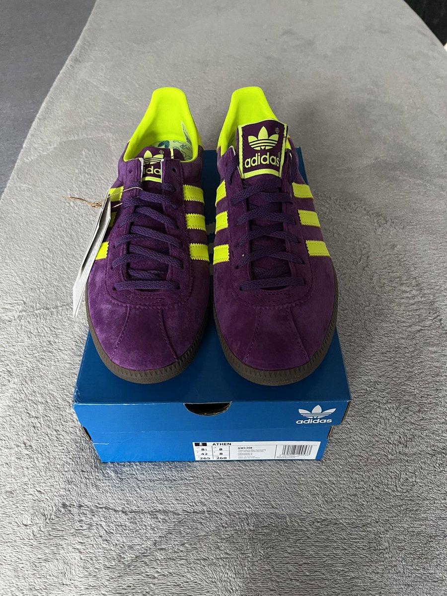 podgeiam's tweet photo. @adiFamily_ Adidas Athens size 8 BNWBT will come double boxed £80 plus postage https://t.co/6XUoPlHlPk