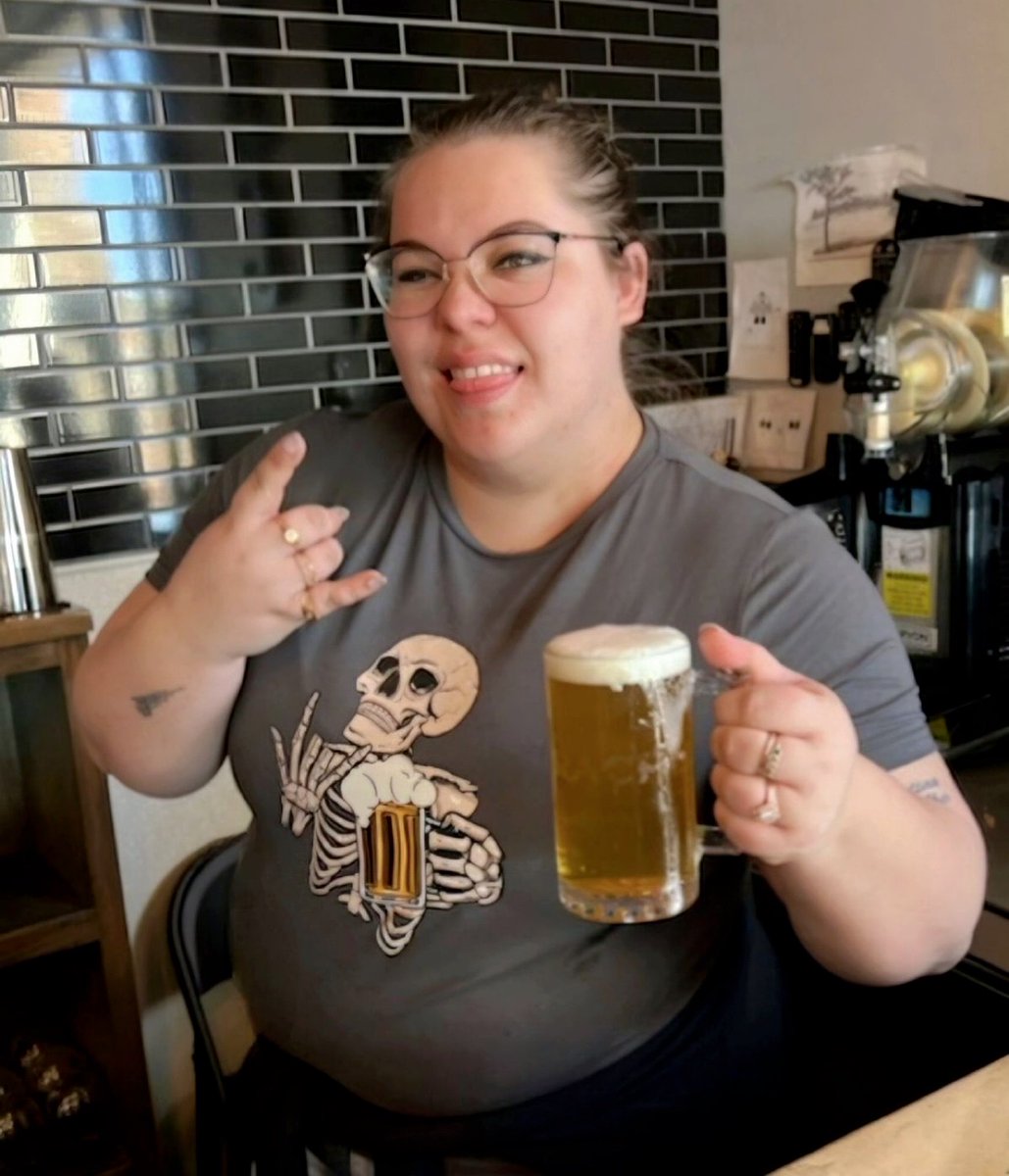 Rock out this Sunday with Rachel Reinhart 🤘

#sundayfunday #weekendfun #beertender #rockout #beerinspires #ohiobeer #drinklocal #craftbeersnob #beertime #beerstagram #independentbrewery