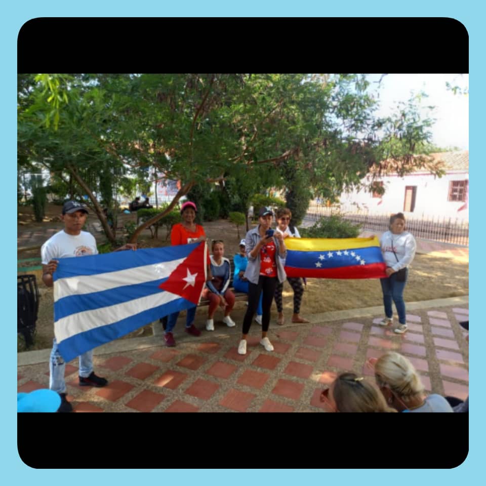 Jóvenes del CDI Secundino Urbina del Estado #Falcón, realizan visita a sitio histórico en conmemoración al 21 Aniversario de la Misión Barrio Adentro. #21AniversarioBarrioAdentro ⚡️⚡️ #CubaPorLaVida #CubaCooperave #60AñosSalvandoVidas @cubacooperaven @japortalmiranda ⚡️⚡️