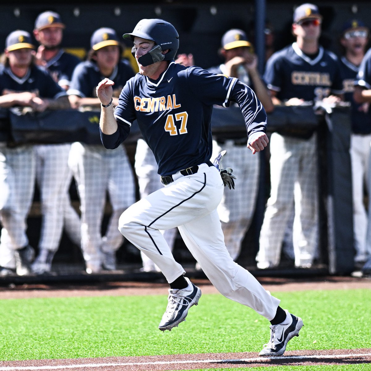 End 7. Washburn 11, Central Oklahoma 8. @UCOBaseball x #RollChos