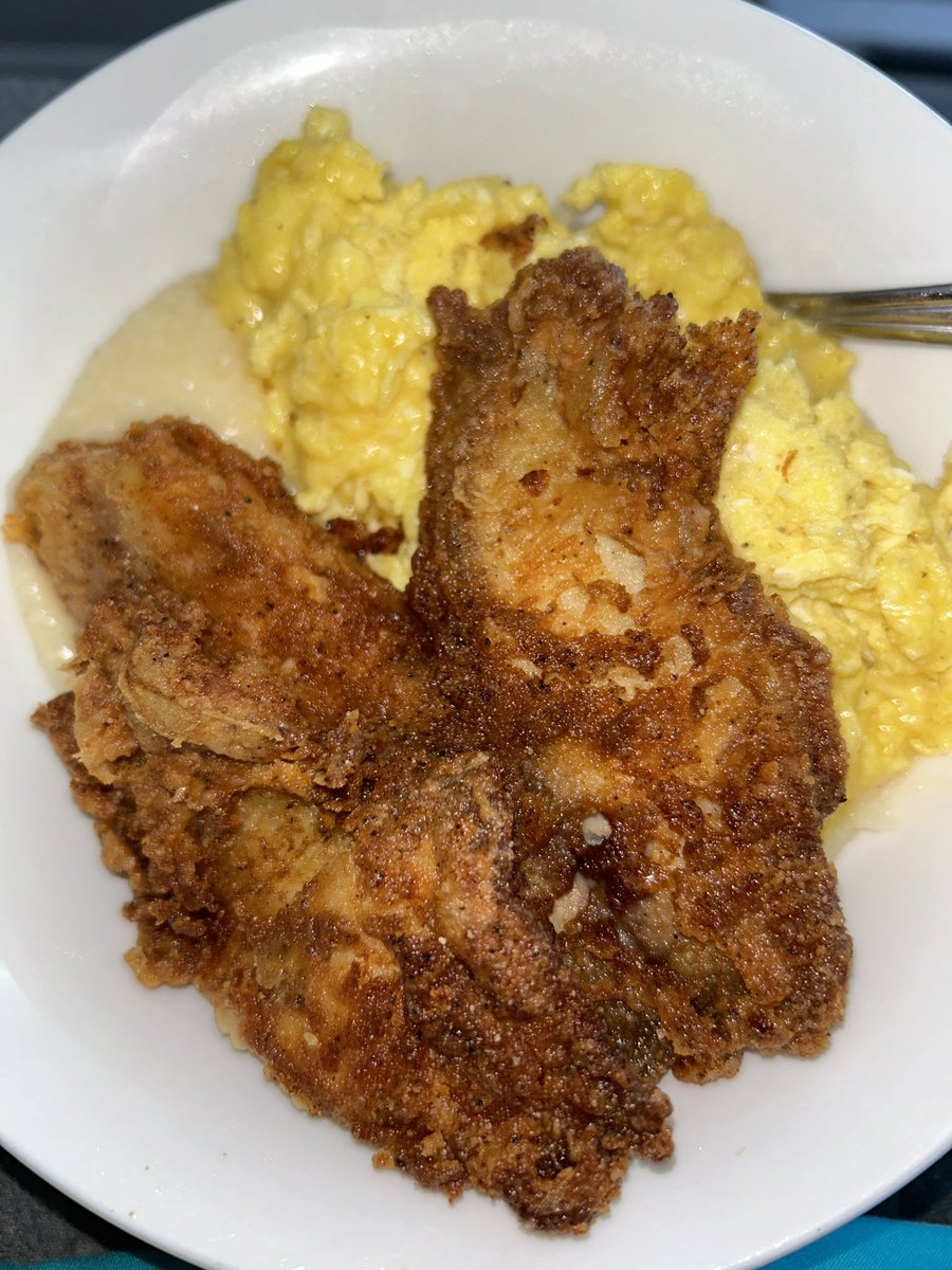 Fried fish, grits, and eggs 😮‍💨