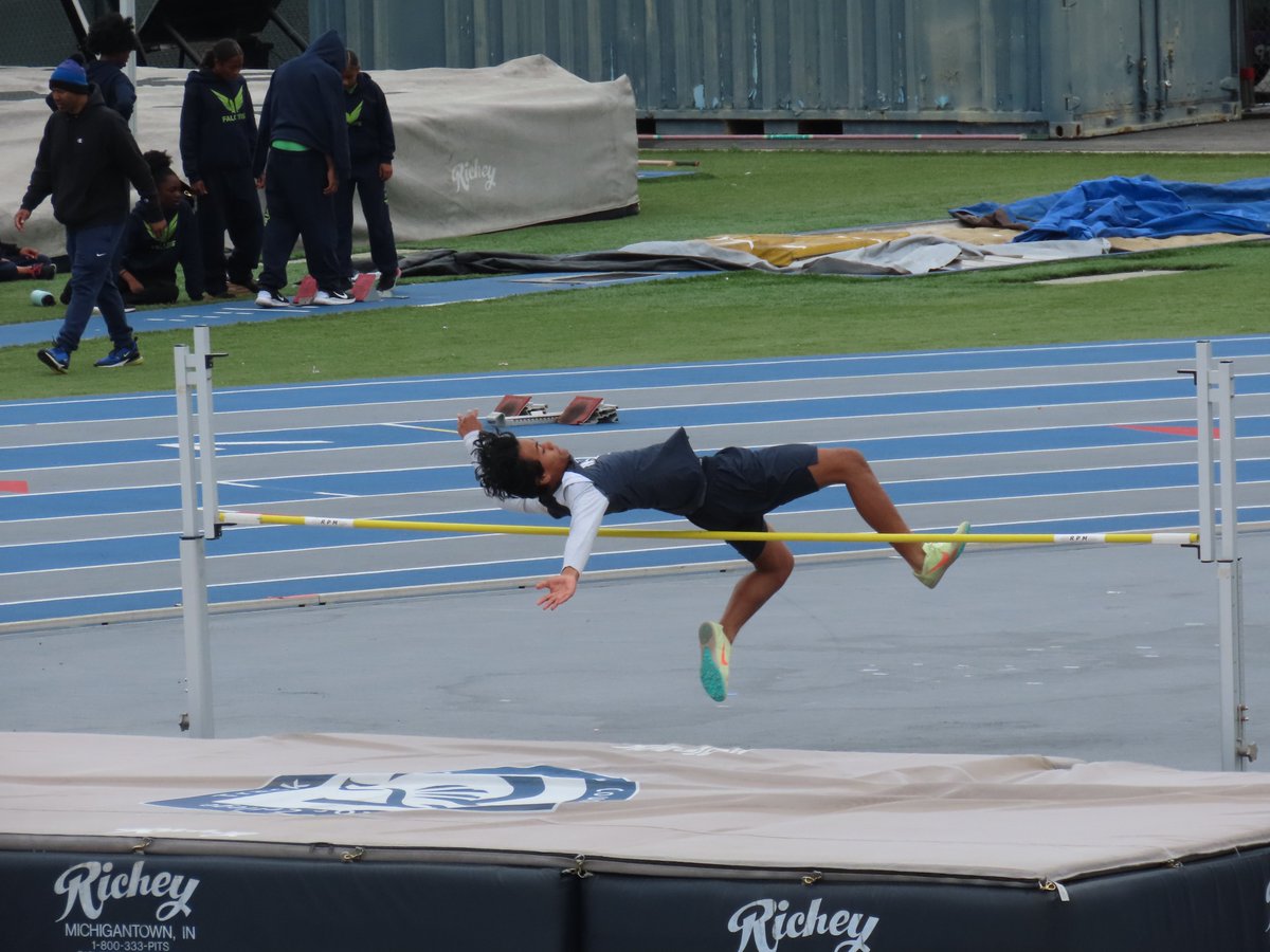 Way to go Tau'ave, 5ft 1' on the high jump 👏🏽 

#USATF 🇺🇸 #chinopumas