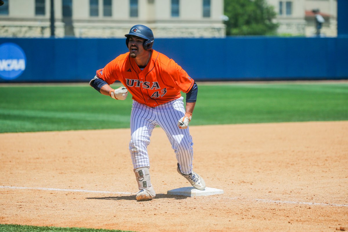 WIN SUNDAY!! The Roadrunners take the finale against UAB, 12-3, to secure the series - our fifth consecutive AAC series win 🤙 Read more here 📰 bit.ly/4aOHuTt #BirdsUp 🤙 | #LetsGo210