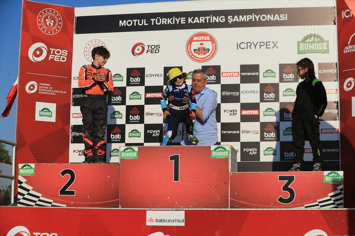 MOTUL 2024 Türkiye Karting Şampiyonası'nın 1. ayak yarışları, Kocaeli'nin Körfez ilçesinde tamamlandı. Micro kategoride Borusan Otomotiv Motorsport (BOM) Karting Takımı'ndan Türkiye'nin en genç karting pilotu unvanını alan 5 yaşındaki Zayn Sofuoğlu birinci oldu.