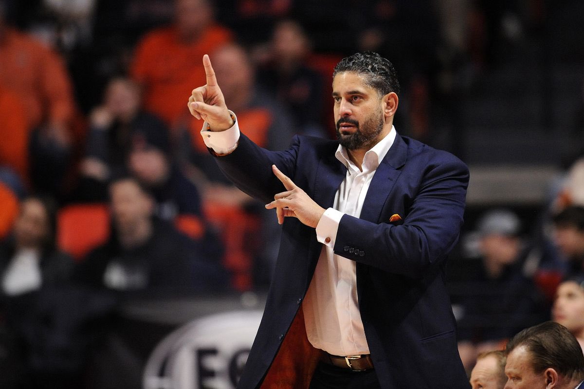 BREAKING: Illinois and Orlando Antigua are finalizing a new deal that will make him the new assistant coach at Illinois, replacing Chester Frazier. Expect an official announcement soon. Welcome back to Champaign Orlando🔸🔹🔸🔹 #Illini