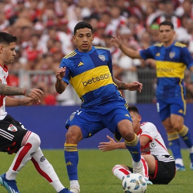 "Cuando me aburría, se la daba a Echeverri para volver a sacársela"

Equi Fernández 🗣️