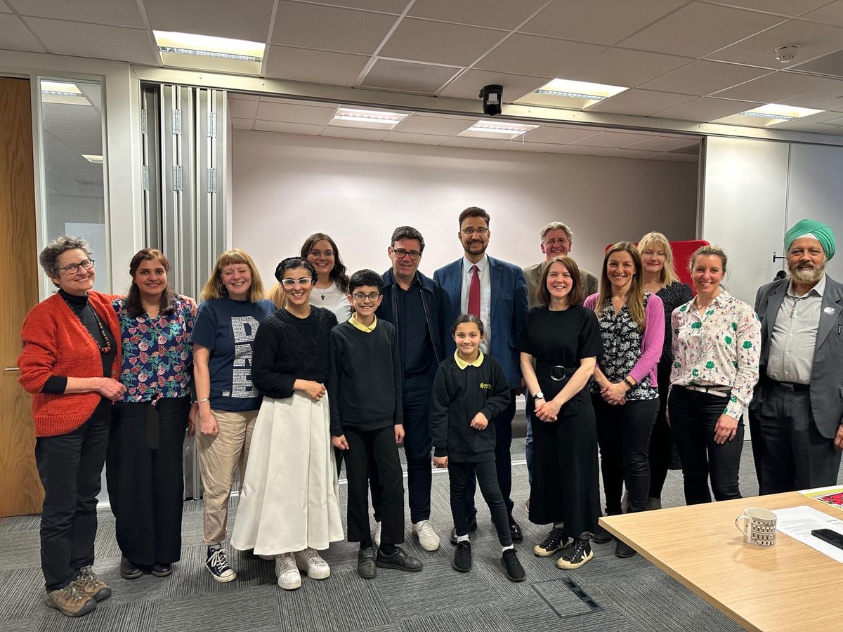 As an Asthma-friendly school, we are raising awareness of the dangers of air pollution on developing children's lungs and working with other organisations across Manchester campaigning for cleaner air. #CleanAir @MayorofGM @AfzalKhanMCR @talkcleanairWR @WalkRideGM