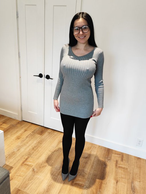 #sweaterdress #blacktights #pumps https://t.co/56gEzHzrFS<a href="/tag/sweaterdress"class="tags">#sweaterdress</a><a href="/tag/blacktights"class="tags">#blacktights</a><a href="/tag/pumps"class="tags">#pumps</a>