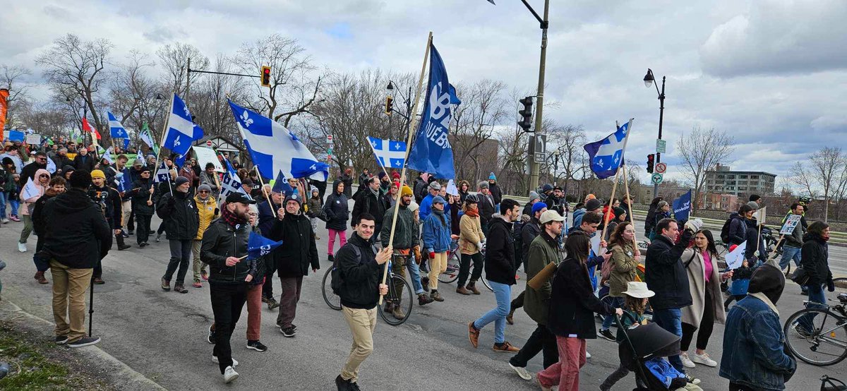 Le ⁦@partiquebecois⁩ a fièrement participé à la manifestation du Jour de la Terre à Montréal aujourd’hui! 🌍💚 Notre engagement envers l'environnement et la protection de notre planète ne faiblit pas! ⁦@MeganneMelancon⁩