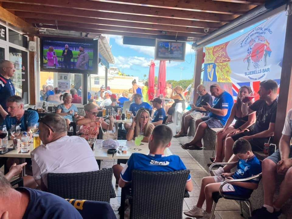 Bluebells Bar, Lanzarote watching the game earlier! 🇮🇨☀️💙