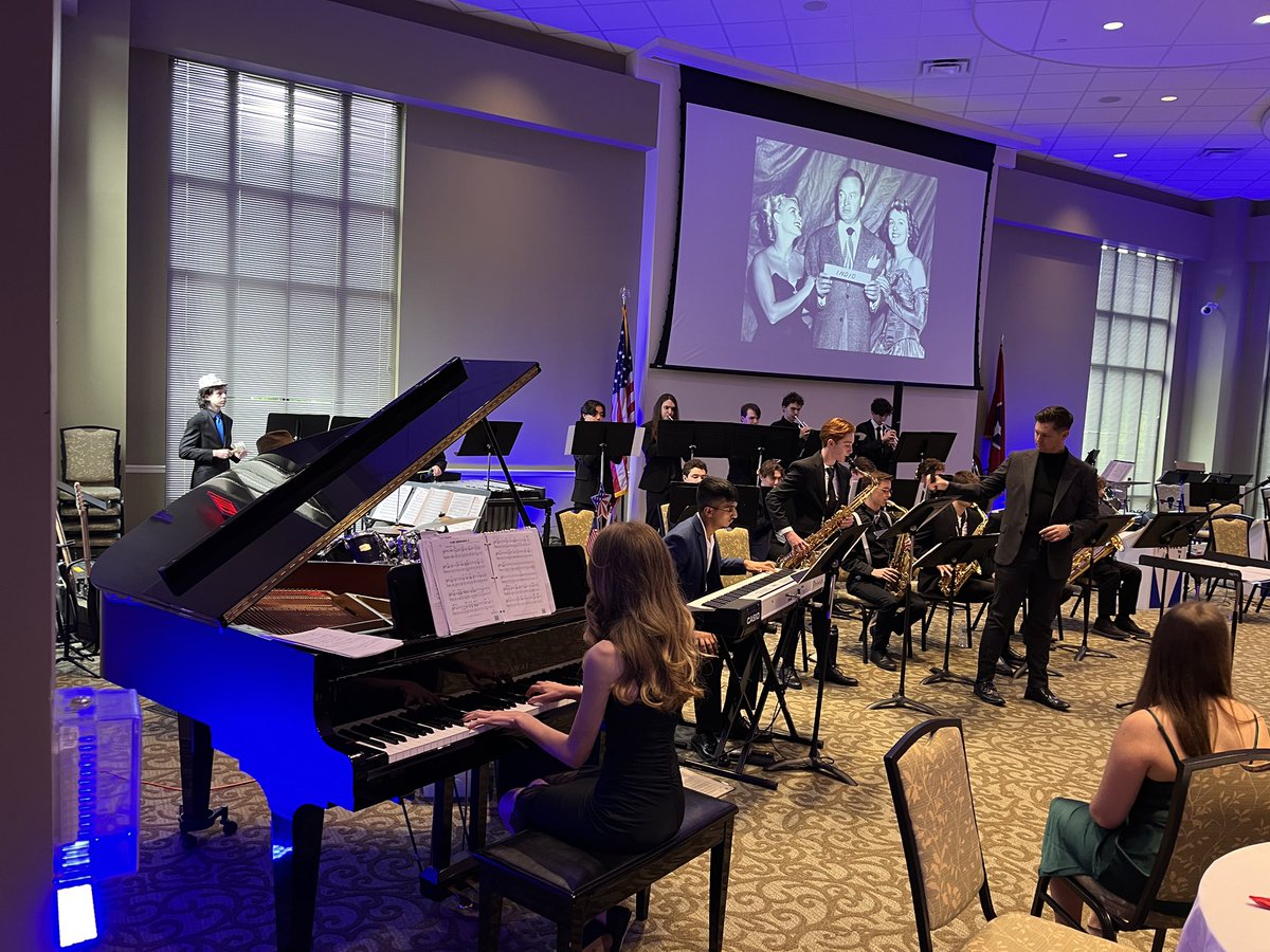 wcsPHSks's tweet photo. 🎶 Swinging in the Spring with PHS Jazz Bands this afternoon - nice way to spend a lazy Sunday! 🎶 @wcsPHSband https://t.co/8cpK4KuZfH