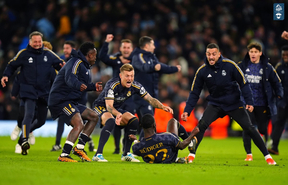 Semaine dingue pour le Real Madrid 🤩 ✅ Qualification pour les demi-finales de Ligue des Champions en élimant Manchester City ✅ Victoire du Clasico qui est quasiment synonyme de titre en Liga Quelle équipe, quel club !