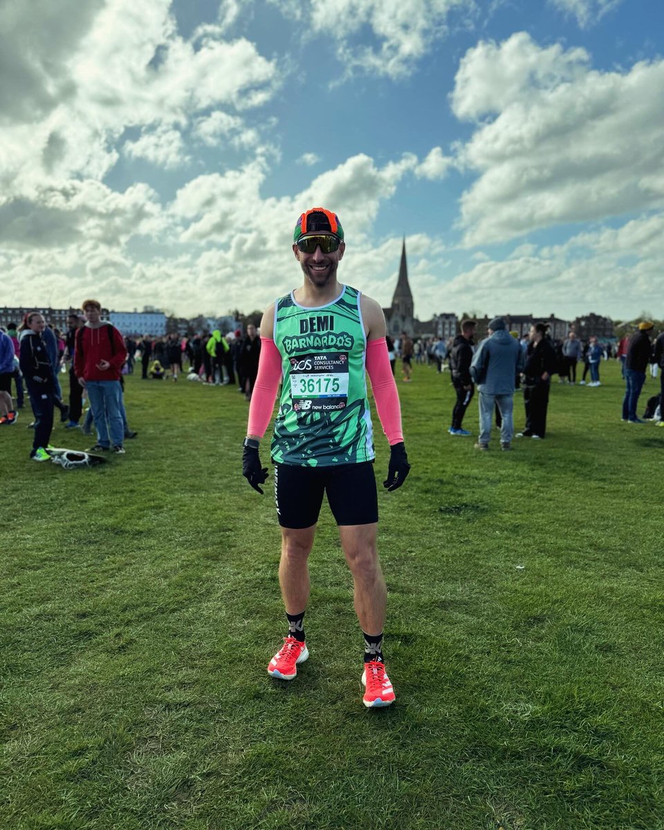 demi_v's tweet photo. 3hrs 22mins #LondonMarathon https://t.co/P0xr03eHkK