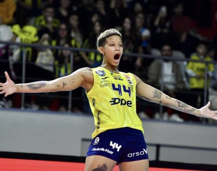 🚨 Fenerbahçe Opet’te Melissa Vargas kalıyor! 🟡🔵 Milli pasör çaprazı, gelecek sezon ilk yarıdan itibaren sarı lacivertli formayı giyecek.