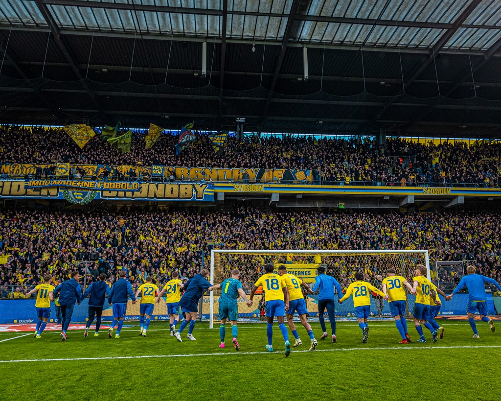 I fik endnu engang Brøndby Stadion til at gynge til sidste fløjt 💛💙 Vi takker for jeres fantastiske støtte 🫶