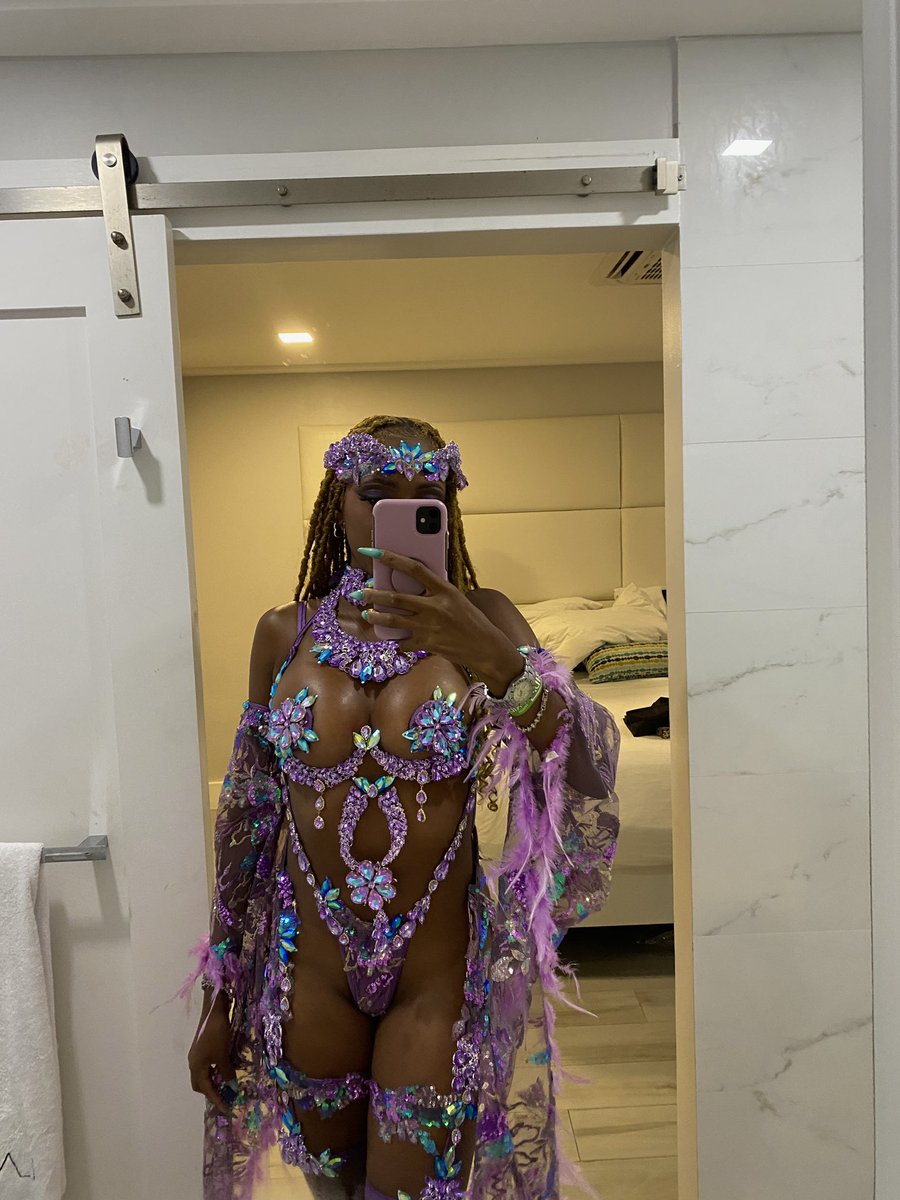 NiaLaborde's tweet photo. Because this bodywear is EVERYTHING 😩 https://t.co/UaND0A43V9