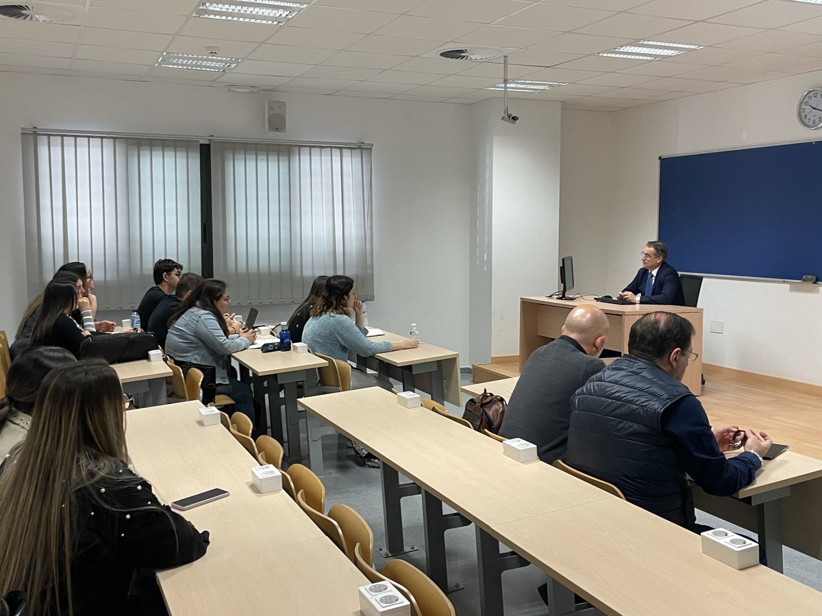Interesante ponencia del Dr. Ángel Ballesteros Barros sobre “Los procedimientos paralelos en la litigación civil internacional”, en el Seminario Permanente del Departamento de Derecho Privado de la UCA, celebrada en la Sede de la Facultad de Derecho en Algeciras.