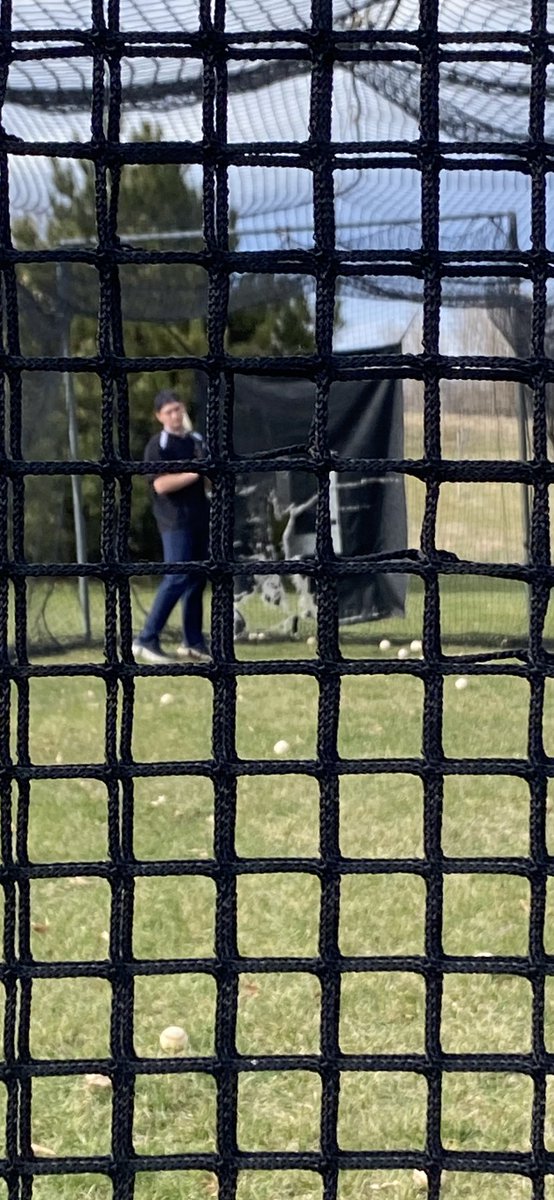 Play_Ball35's tweet photo. Home-Work…
Getting those swings in. Some have a hoop, some have a cage. https://t.co/lx5yVx6h29