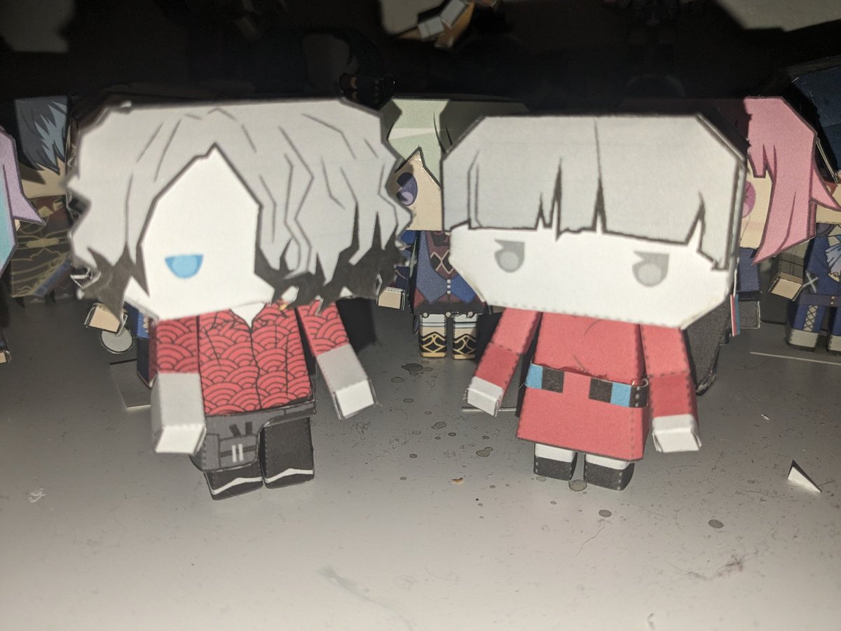 Oh wait I don't think I ever posted these erm #FT_ART some papercrafts I made 👍👍👍
