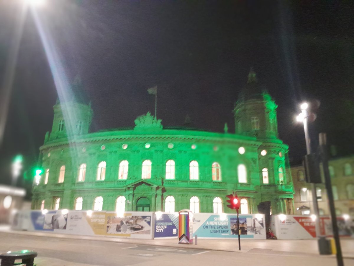 Lighting up Hull landmarks for Samaritans. Remember, if you need to talk call 116123 for free. Day or night. #Confidential #NonJudgemental #WeListen