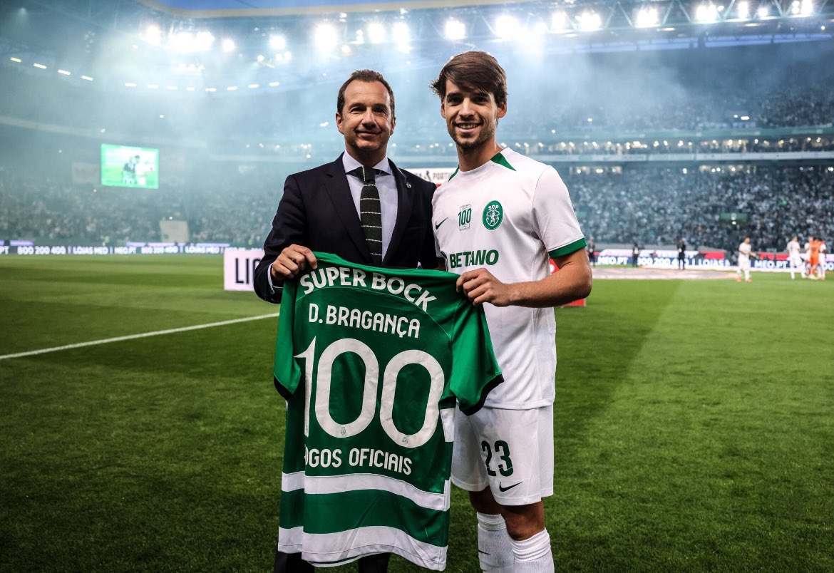 Daniel Bragança recebeu camisola comemorativa dos 100 jogos pelo Sporting