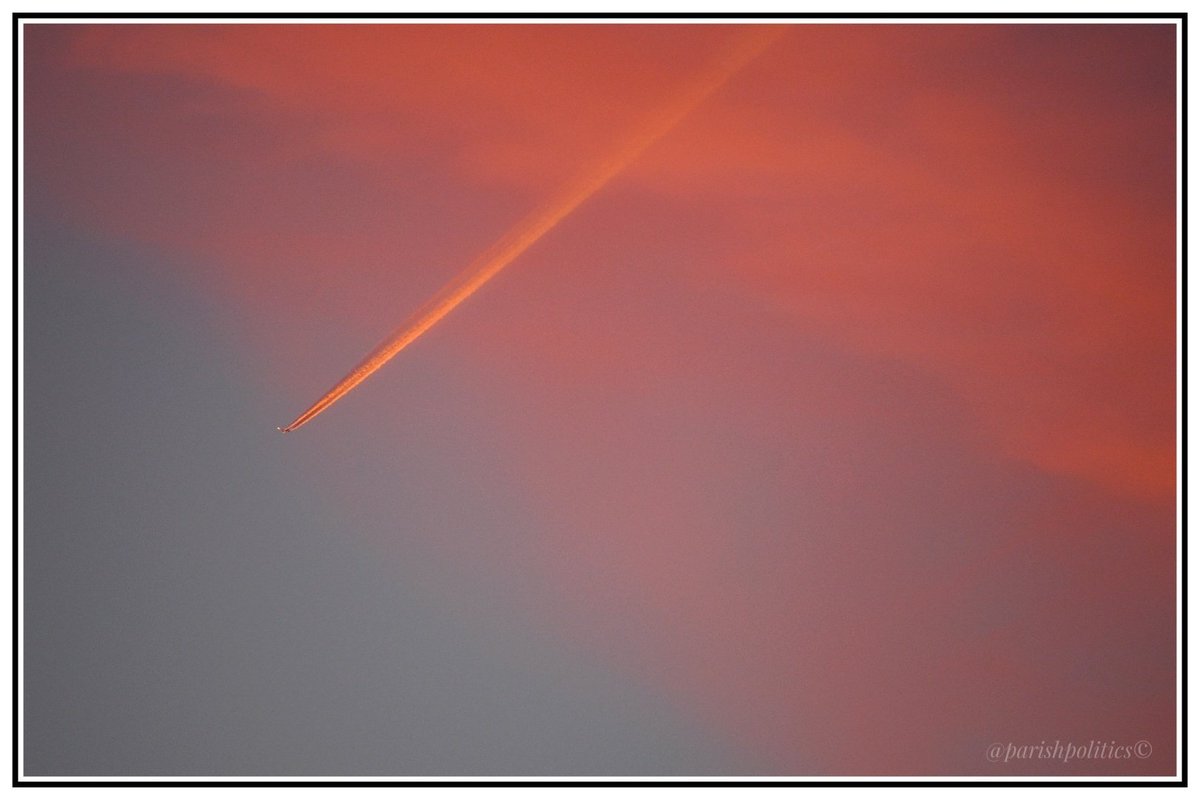 West bound Transatlantic flight flying into the setting sun over the south east of #Ireland - a great end to the weekend