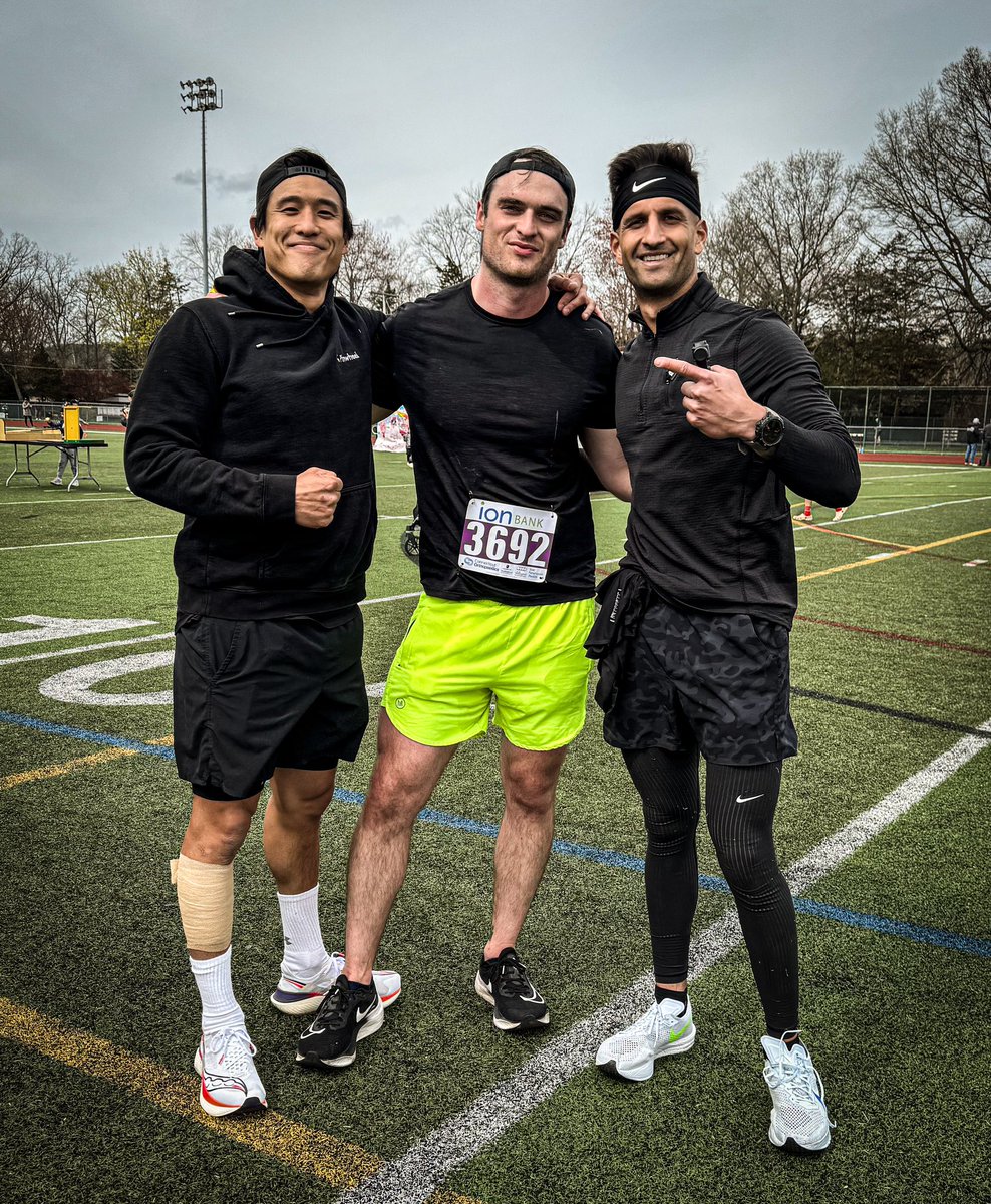 SahilBloom's tweet photo. Life Hack: Find friends who will do hard things with you.

I asked @kurtisjlin @noahsfriedman if they wanted to run a half marathon two hours away on a Sunday morning.

Neither had ever run one.

They said yes with zero hesitation.

“Yes friends” are the best. https://t.co/LWM2yr4ZlO