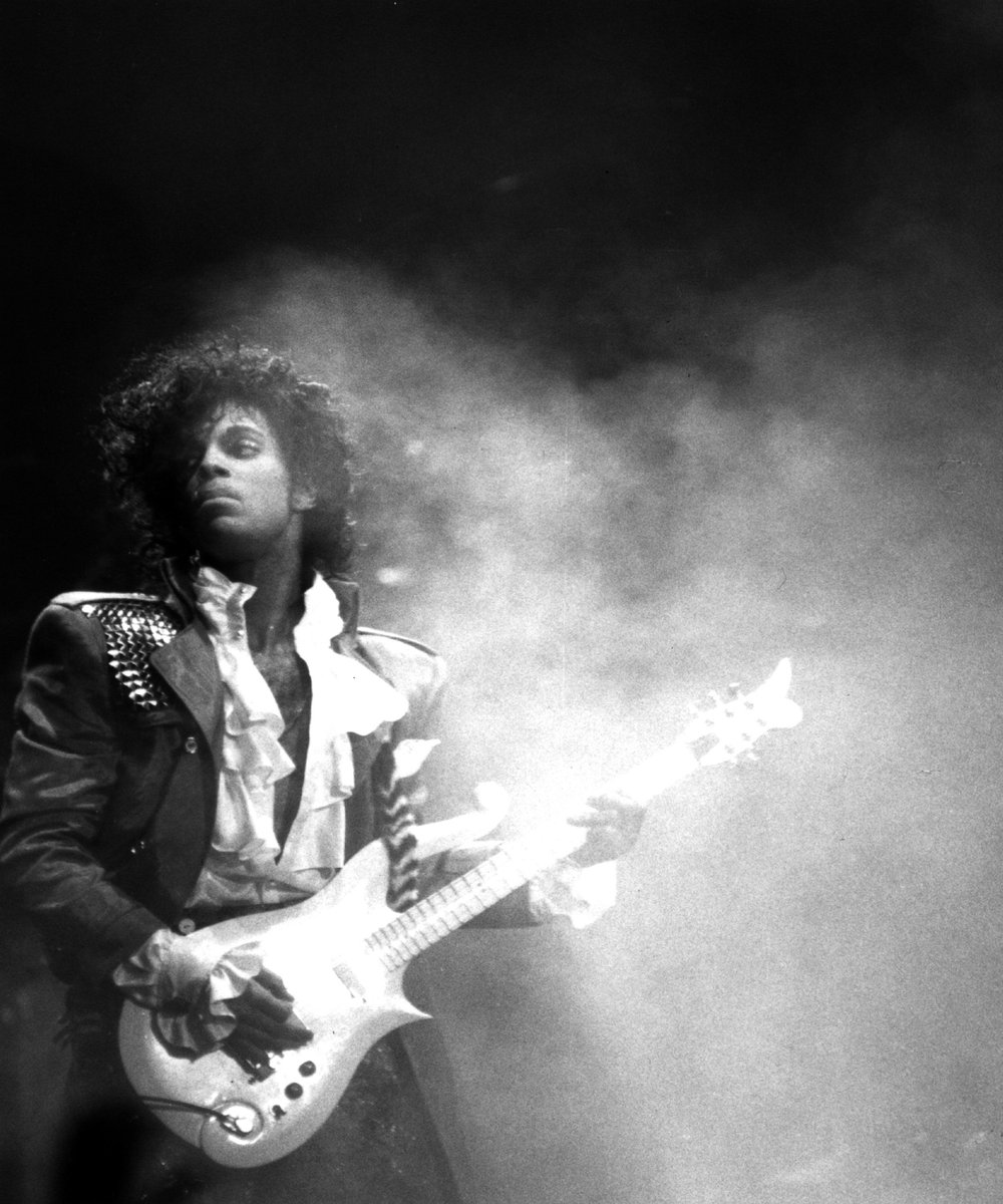 Hard to believe it's been 8 years since Prince passed away. In his honor, we present this story, 'Prince & the Technician' about Susan Rogers who moved to Minneapolis in 1983 to help the musician set up his home recording studio. play.prx.org/listen?ge=prx_…