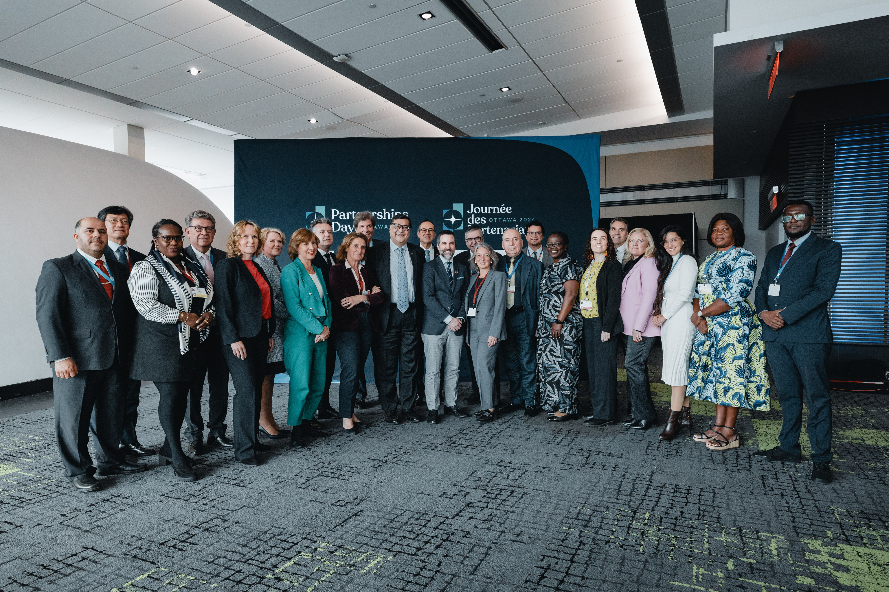 Committee Host Country Alliance representatives with Minister Steven Guilbeault. 