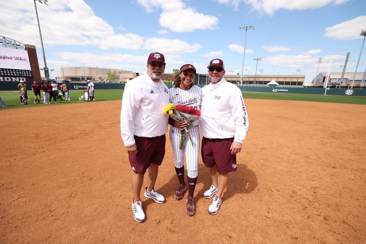 AggieSoftball tweet picture