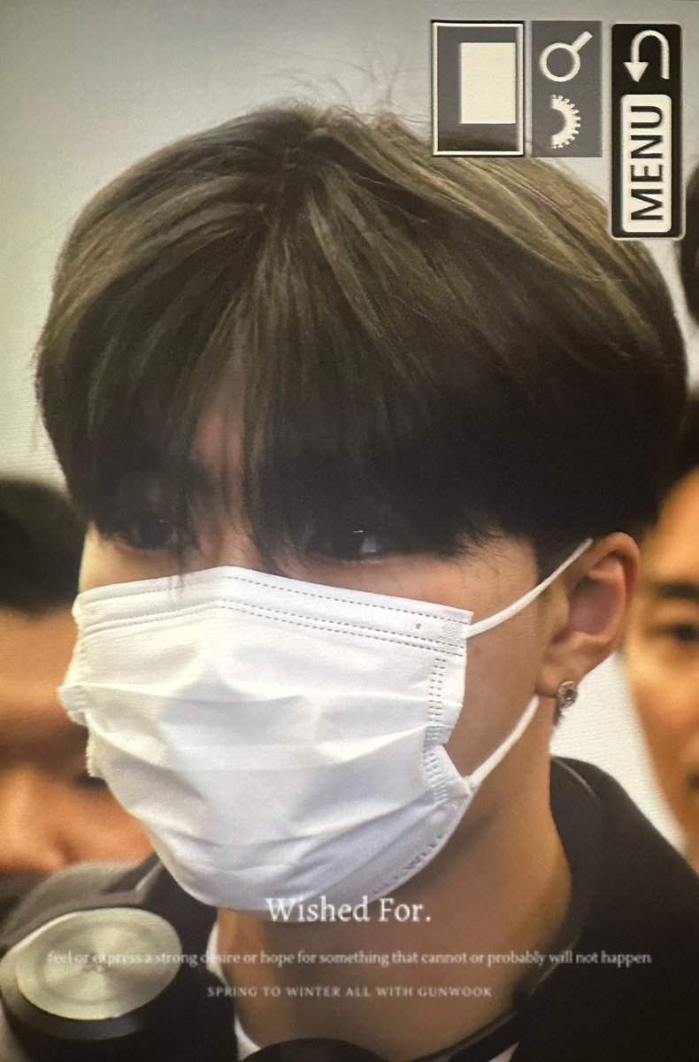 Wished_For_0110's tweet photo. 240421 ✈️ 

🎧

#박건욱 #건욱 #PARKGUNWOOK #パクゴヌク #제로베이스원 #제베원 #zerobaseone #zb1 #朴乾旭 #gunwook https://t.co/n61ed0hYJm