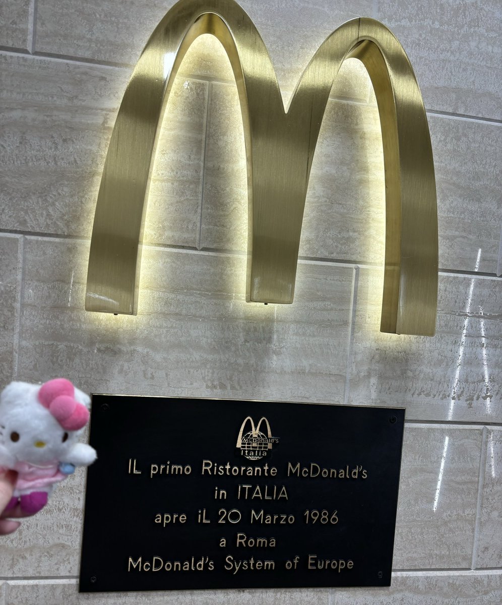 Whenever I travel I’m always intrigued by the different McDonald’s offering around the world! It was definitely a fun visit to the first ever  McDonald’s in Rome. It’s two stories high and even has marble floors and walls. Best of all they had croissants 🥐❣️ #McdonaldsItalia