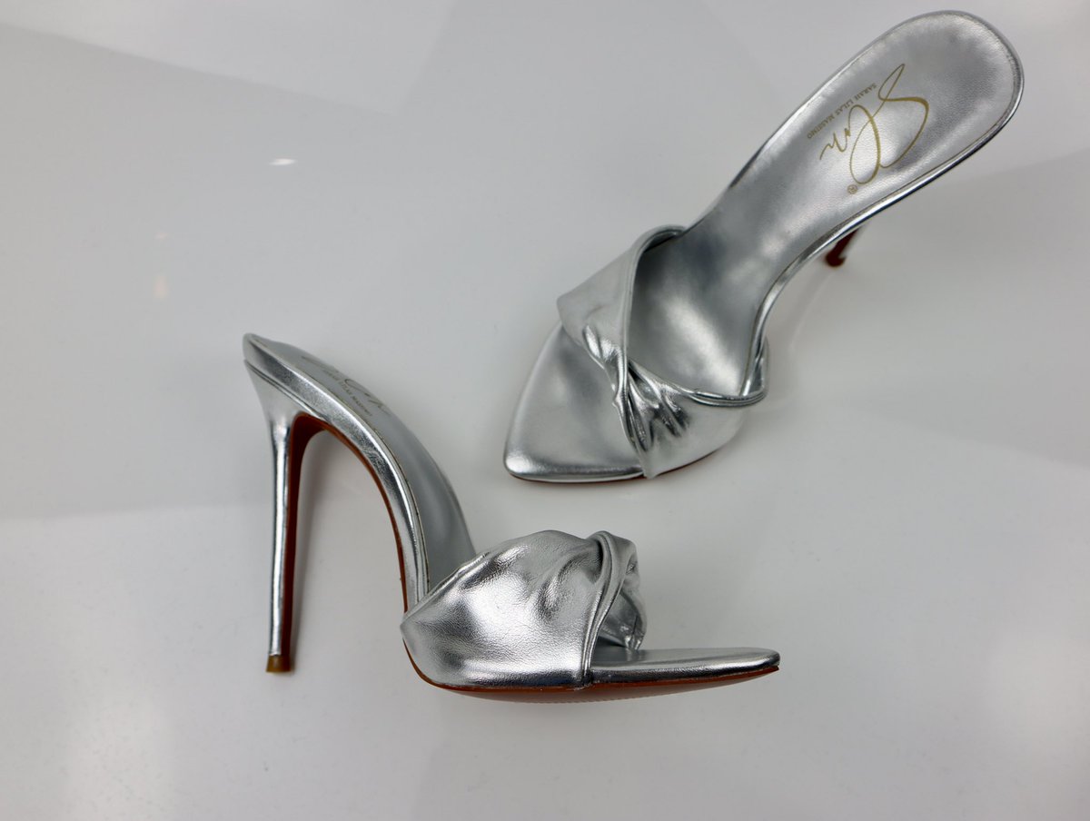 Metallic 🔥

💳 Shop at: Saralilasmassimo.com
 📦 Worldwide shipping

#theslmofficial #saralilasmassimo 
•
•

#heels #highheels #heelsaddict #heelshoes #highheelslover #mules #mulesshoes #muleshoes #mulesofinstagram #fashiongram