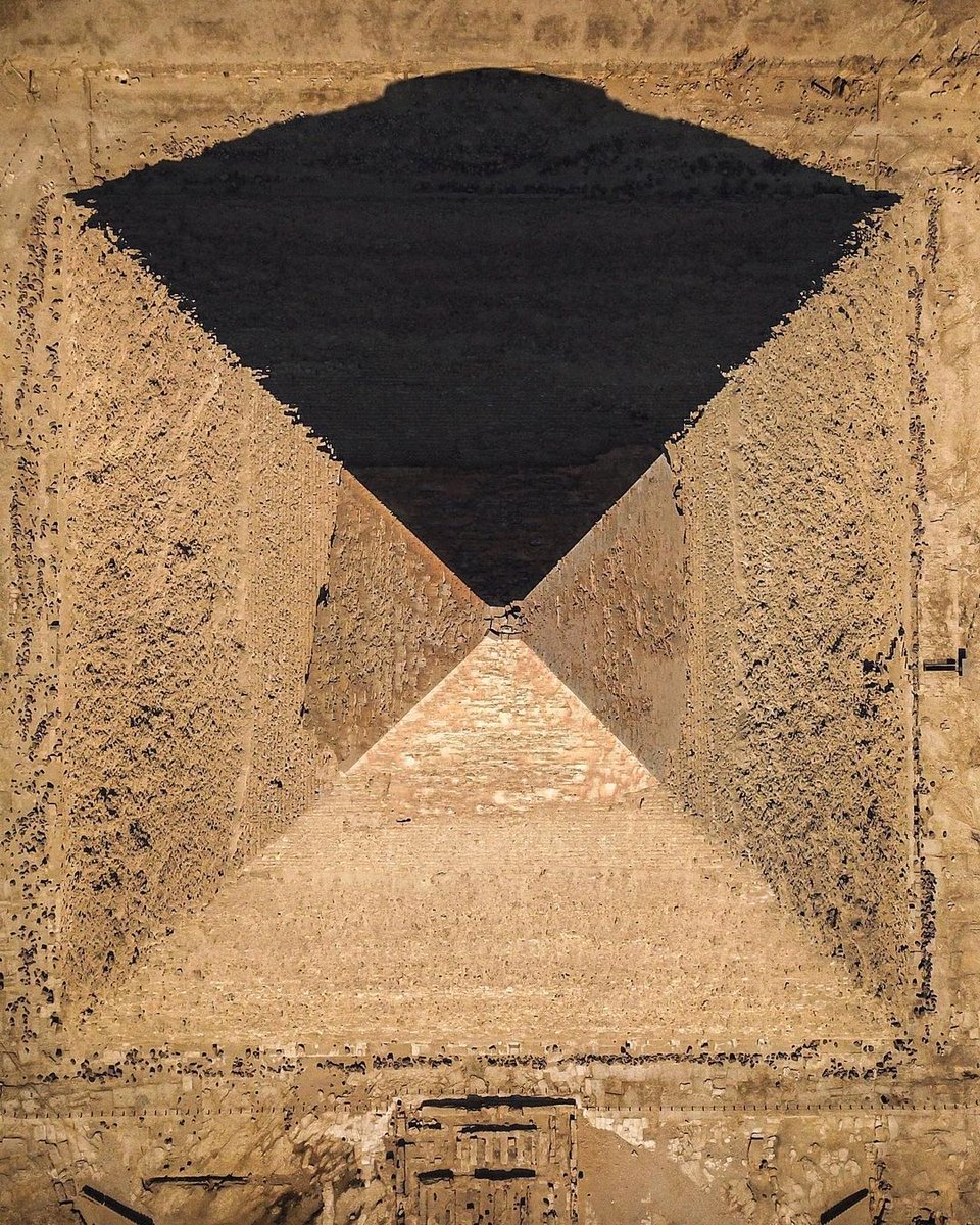 12. Perfect shadow on the great pyramid