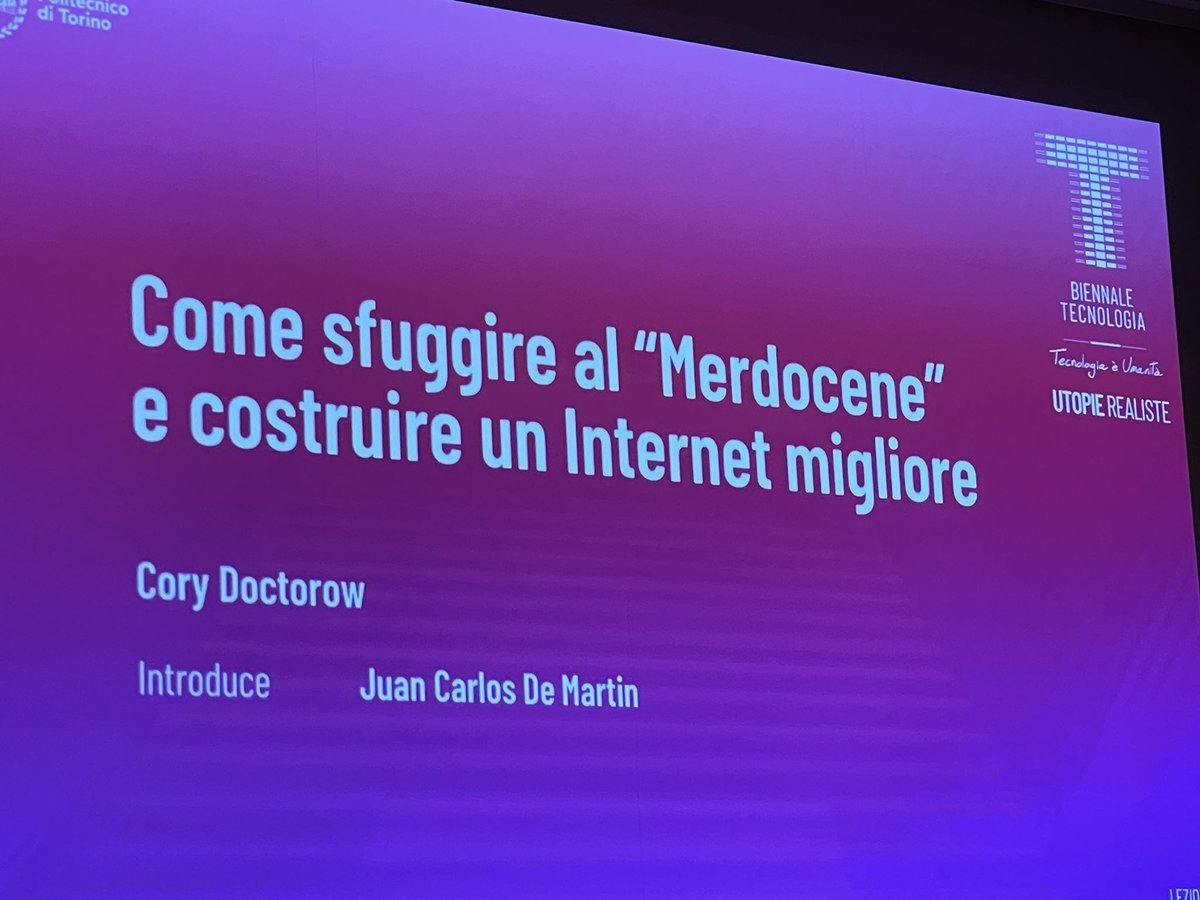 demartin's tweet image. Cory Doctorow inizia la lectio conclusiva di Biennale Tecnologia 2024 👇👇👇