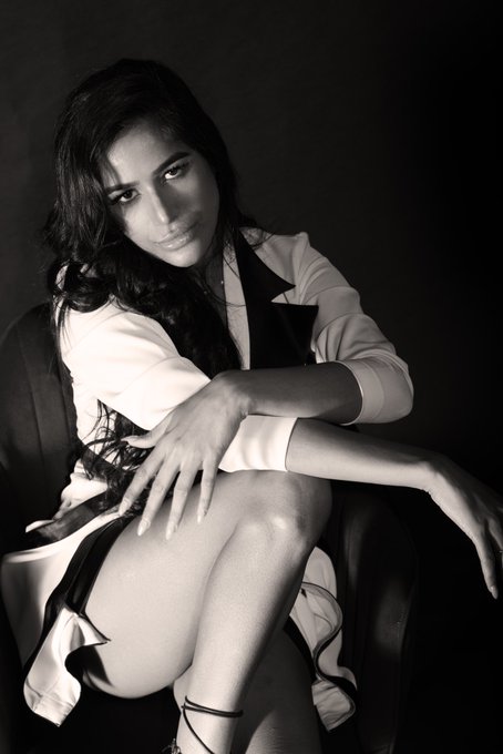 Chalo&hellip;Thode &lsquo;Pose&rsquo; Ho Jaaye 😜 https://t.co/sPlttroXpm<a href="/tag/foodgasmwithpoonam"class="tags"><span>#foodgasmwithpoonam</span></a>