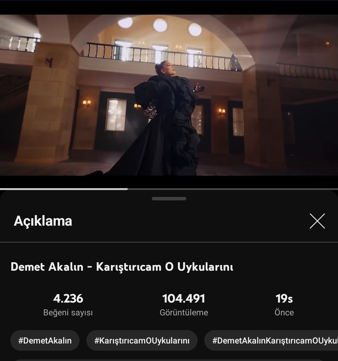 @DemetAkalin'ın yeni albümü olan #D-Pop'un ilk teklisi #KarıştırıcamOUykularını 19 saate 100.000 ( yüz bin ) dinlenmeyi geçti.