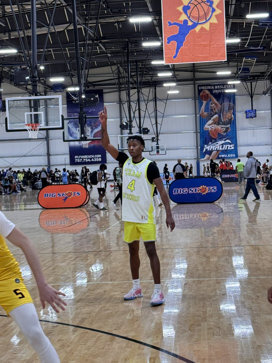 6’4 Miles White (‘24) for NEBC Elite Team Steers (17U) leads the way at the half with 19pts.

#BigShots #VaBeachTipOff